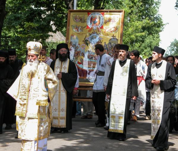 (Foto) IPS Pimen – în slujba Bisericii, pe tărâmul binecuvântat al Bucovinei