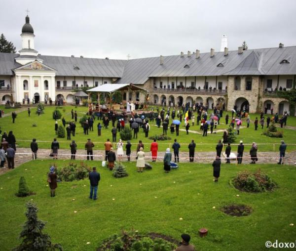(Video) Înălțarea Domnului - hram istoric al Mănăstirii Neamț
