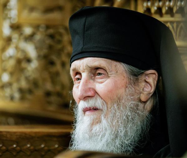(Video) „Toate sunt frumoase, dar nu luăm nimic cu noi în mormânt” – IPS Pimen