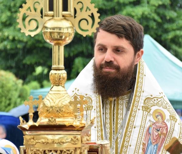 (Video) „Cine este Hristos, cine este omul?” - PS Părinte Benedict Bistrițeanul