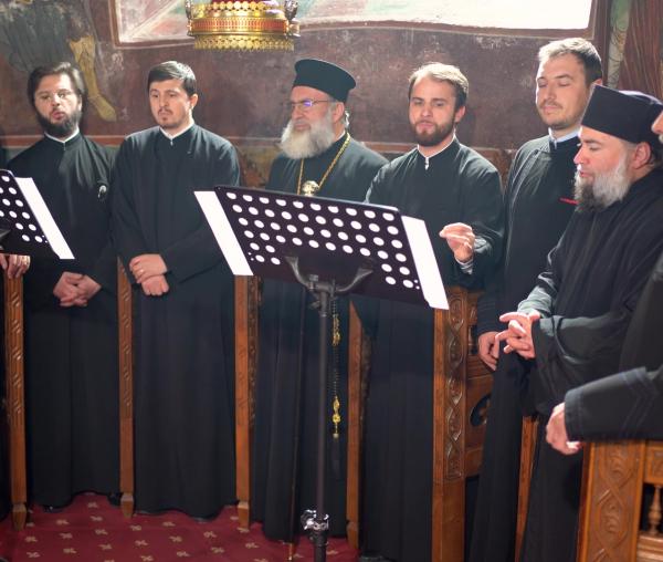 (Video) Mărturisirea Purtătoarelor de miruri – Corala Diaconia