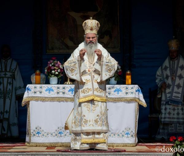 (Video) Slujire arhierească de hramul istoric al Catedralei din Huși