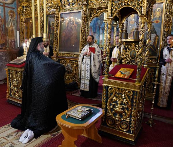 (Audio) „Să cunoaștem puterea ascultării!” ‒ Arhim. Nichifor Horia