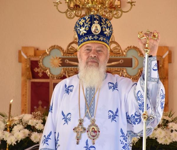 (Video) Mitropolitul Andrei: „Să îi imităm pe sfinți!” – Predică la Duminica I după Rusalii