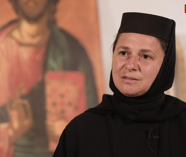 (Video) Monahia Justina Bujor evocă personalitatea remarcabilă a părintelui Iustin Pârvu – „El era motorul care ne înviora pe noi”