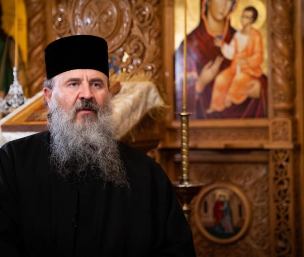 (Video) Arhimandritul Hariton Negrea – Începuturile uceniciei la Mănăstirea Petru Vodă alături de părintele Iustin