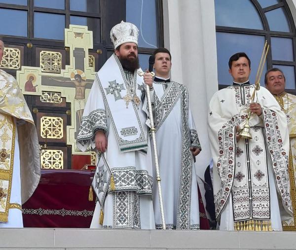 (Video) „Duhul Sfânt ne cheamă la o viață nouă” – PS Benedict Bistrițeanul