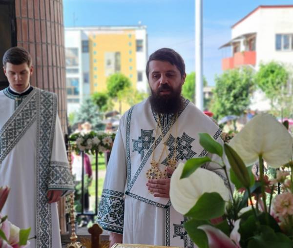 (Video) PS Benedict Bistrițeanul: „Sfânta Treime și familia creștină”