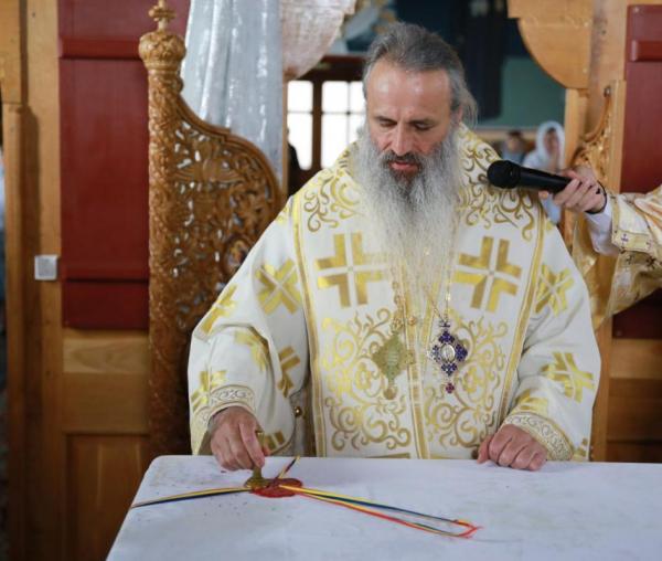 (Video) Biserica din Dragova – Neamț a fost sfințită de IPS Teofan