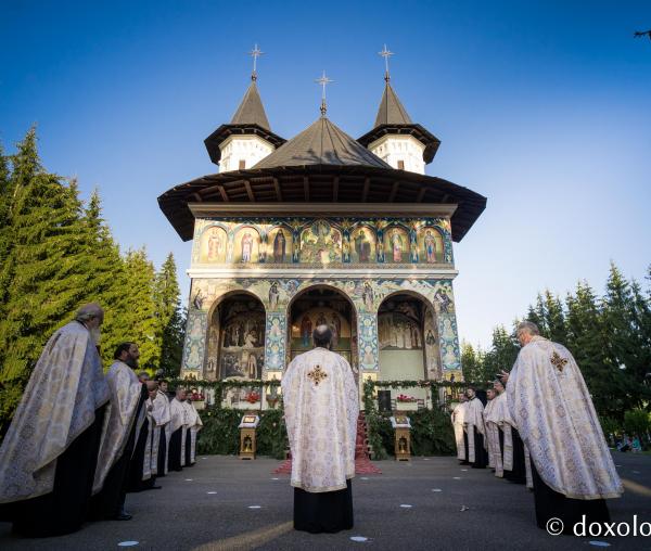 (Foto) Priveghere în cinstea Sfântului Cuvios Ioan Iacob de la Neamț – 4 august 2020