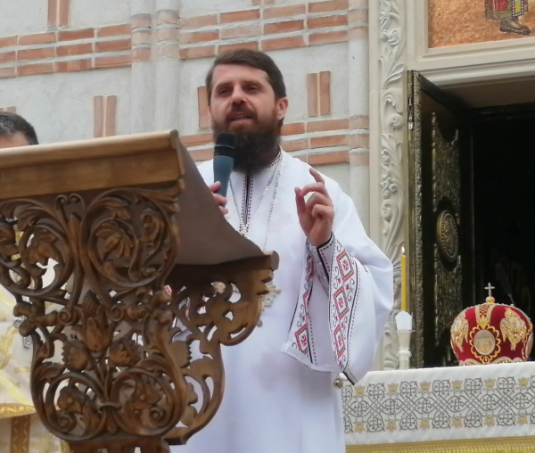 (Video) „Hristos, unitatea lumii” – PS Benedict Bistrițeanul
