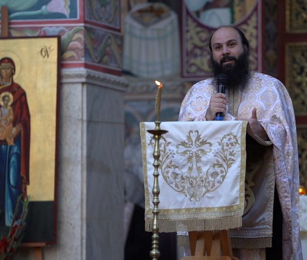 (Video) „Veacul acesta trebuie să învețe de la Sfântul Ioan Iacob ce înseamnă să-L cunoști pe Dumnezeu” – Arhim. Hrisostom Rădășanu