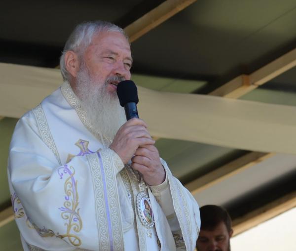 (Audio) „Biserica rămâne corabia de salvare și pentru omul veacului XXI” – IPS Andrei