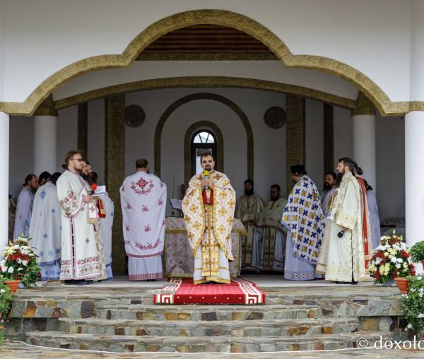 (Foto) Mănăstirea Alexandru Vlahuță din județul Vaslui și-a sărbătorit hramul de Praznicul Nașterii Maicii Domnului