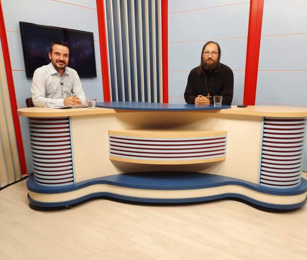 (Video) Părintele Dan Damaschin la „Ferestre către suflet“: „Reuşitele ulterioare ale copiilor sprijiniţi de noi umplu lumea de bunătate“
