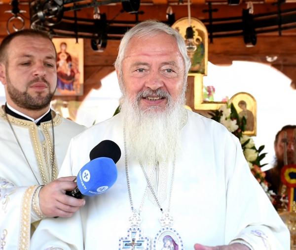 (Video) Înaltpreasfințitul Părinte Mitropolit Andrei: „Crucea este expresia iubirii absolute”