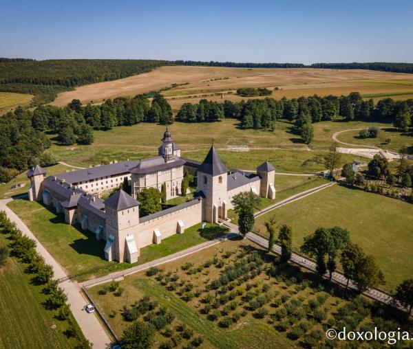 Mănăstirea Dragomirna, văzută de sus
