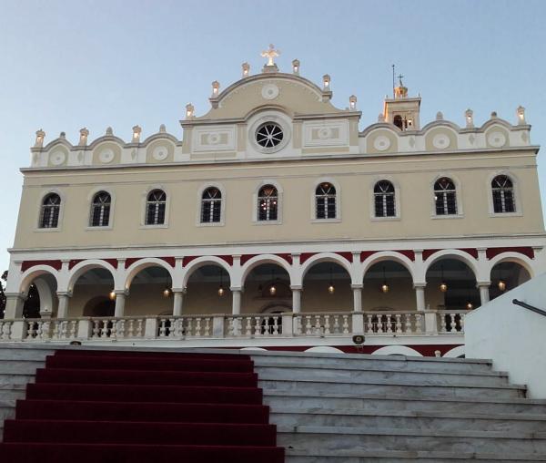 (Foto) În așteptarea Nașterii Maicii Domnului –  Biserica „Panaghia Evanghelistria” din Tinos