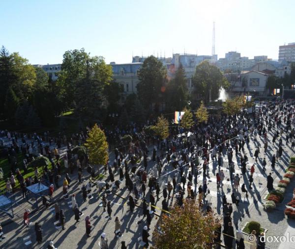 (Video) Pentru cine are urechi de auzit și ochi de văzut – bucuria și tristețea zilei de 14 octombrie