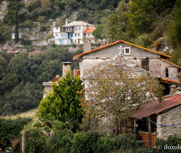 (Foto) Culorile toamnei în Sfântul Munte Athos