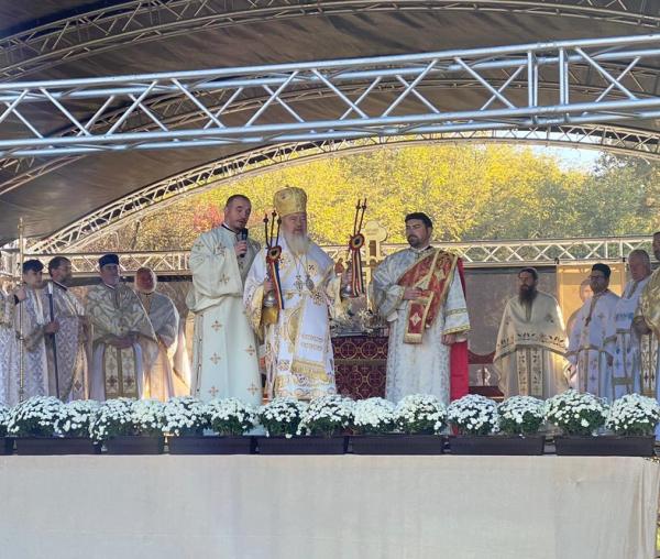 (Video) Mitropolitul Andrei – Predică la sărbătoarea Sfinților Arhangheli Mihail și Gavriil