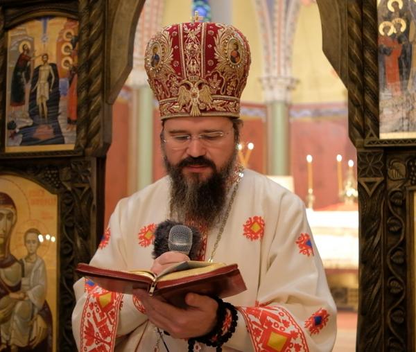 (Video) „Ce să facem pentru a ne mântui? Sunt alături cu toată inima de pelerinii de la Peștera Sfântului Apostol Andrei!” – PS Macarie