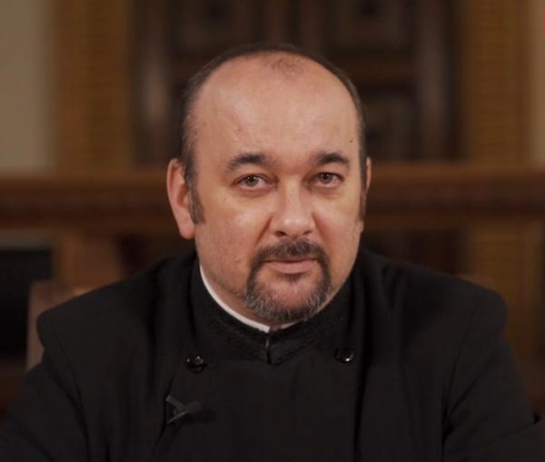 (Video) Despre mânia mai-marelui sinagogii și vindecarea femeii gârbove – Explicații la Evanghelia Duminicii a 27-a după Rusalii