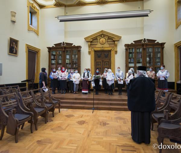 Corul Societății Ortodoxe a Femeilor Române (S.O.F.R.) - filiala Iași – Colindători la Reședința Mitropolitană 2020