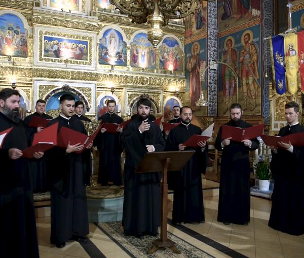 (Video) Corul Psaltic „Sfântul Ioan Damaschin” – Colindăm, colindători