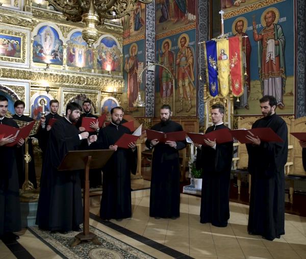 (Video) Corul Psaltic „Sfântul Ioan Damaschin” – Colindăm, iar colindăm