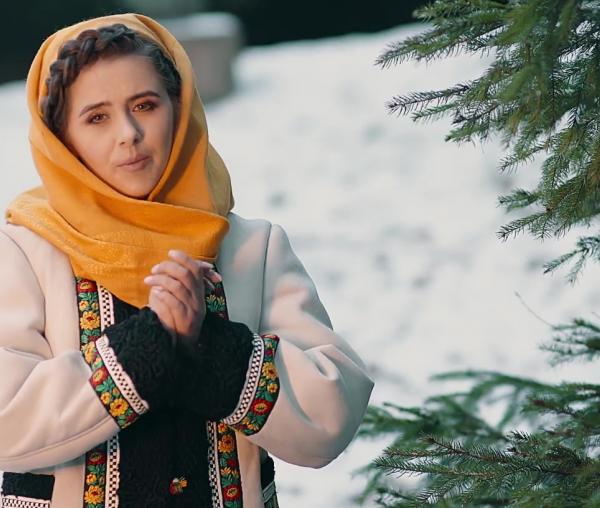 (Video) Diana Penciuc – Sfânta Maică
