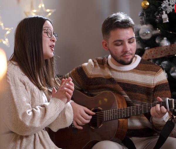 (Video) Moș Crăciune, Moș Crăciune – Georgiana Nistor și Florin Prisacariu