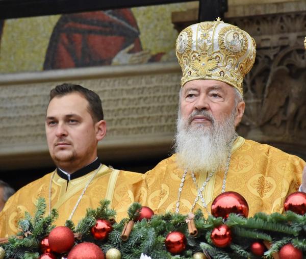 (Video) „Cine dă, lui îşi dă; cine face, lui îşi face” – Pastorală la Nașterea Domnului 2020 – IPS Andrei