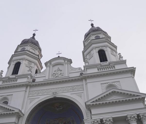 (Video) Sfinții Trei Ierarhi la Catedrala din Iași