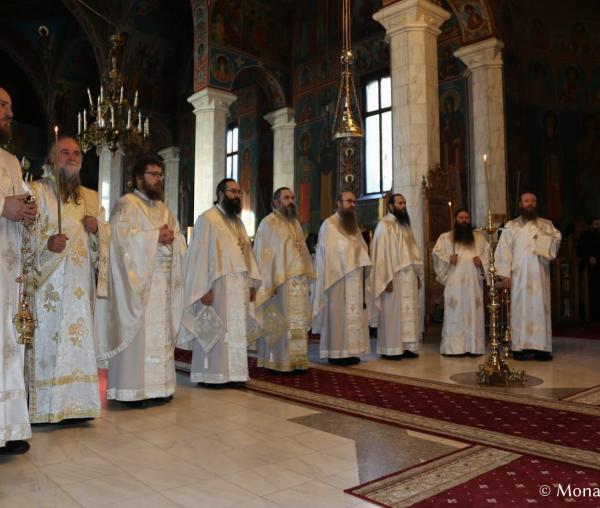 (Foto) Botezul Domnului la Mănăstirea Sihăstria – 6 ianuarie 2021