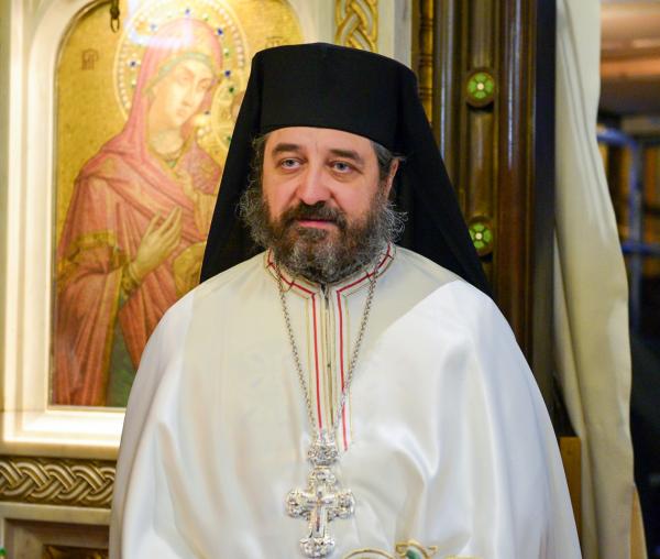 (Video) Arhim. Nichifor Horia: „Să ne asemănăm Sfinților Trei Ierarhi, urmându-le credința, făcând ca ei”
