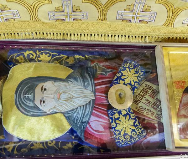 (Audio) „Suntem chemați să descoperim că dincolo de moarte este o viață care ne așteaptă” ‒ Arhim. Nichifor Horia