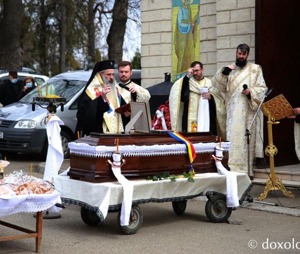 (Video) Profesorul Constantin Simirad, fostul primar al municipiului Iași, a fost înmormântat