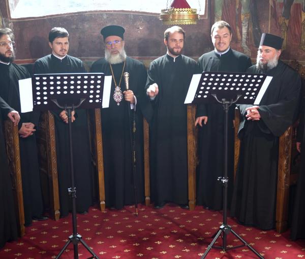 (Video) Mărturisirea Purtătoarelor de miruri – Corala Diaconia