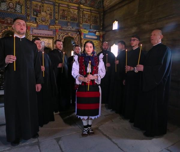 (Video) Hristos a înviat – Iulia Ioana Vlad și Grupul Psaltic Theologos