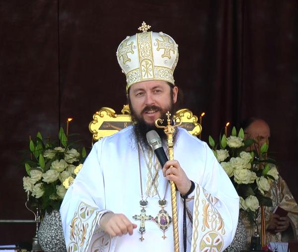 (Video) Dumnezeu S-a pogorât din dragostea Lui cea mare la neputința omenească – PS Damaschin
