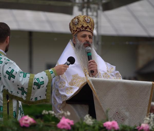 (Video) „Prin participarea noastră la Sfânta Liturghie în duh și în adevăr, suntem prezenți la Înălțarea Domnului la cer” – IPS Teofan