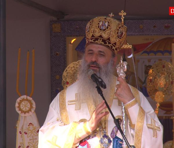 (Video) „Căutați mai întâi bunurile duhovnicești, apoi le veți dobândi și pe cele materiale” – IPS Teofan