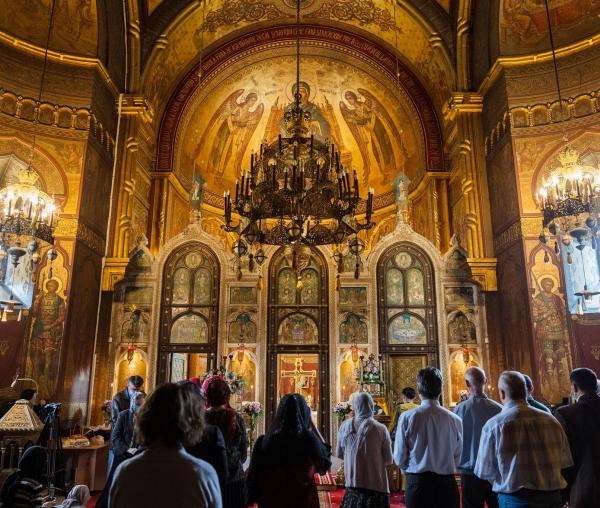 (Video) Sfânta Liturghie în cinstea „Sfintei cea mult folositoare” la „Mănăstirea Sfinții Trei Ierarhi”
