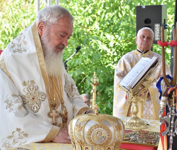 (Video) „Urmarea Domnului Hristos întru sfințenie” – IPS Andrei