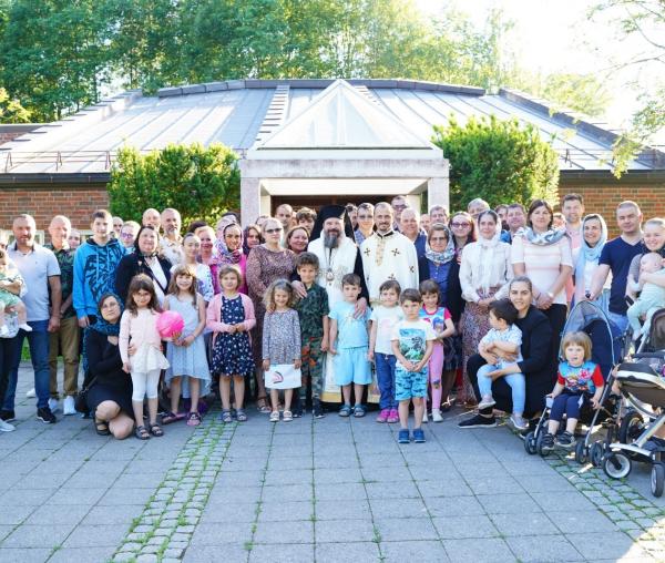 (Foto) Sărbătoarea Sfinților Apostoli Petru și Pavel, în biserica românească din Oslo