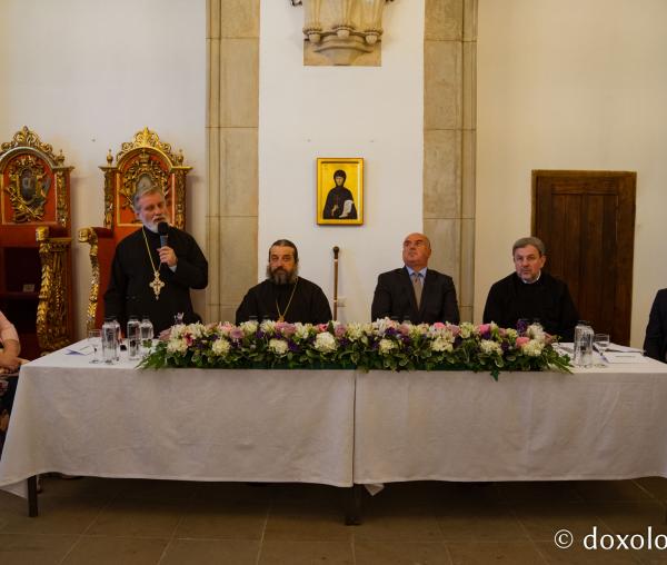 (Foto) Simpozion și expoziție dedicate Sfintei Cuvioase Parascheva