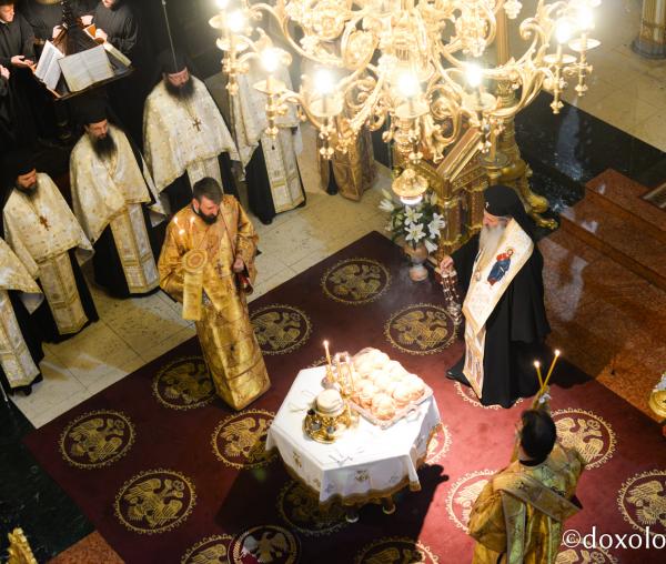 (Foto) Slujba Privegherii, oficiată la Catedrala Mitropolitană din Iași în cinstea Ocrotitoarei Moldovei
