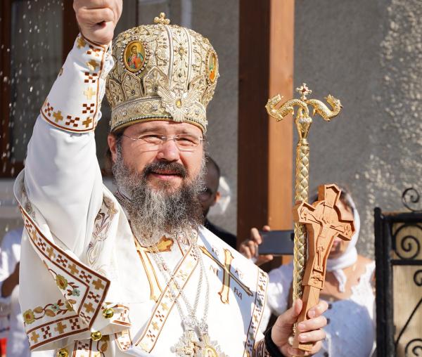 (Foto) Duminica a 6-a după Rusalii: PS Macarie a slujit în biserica din satul său natal