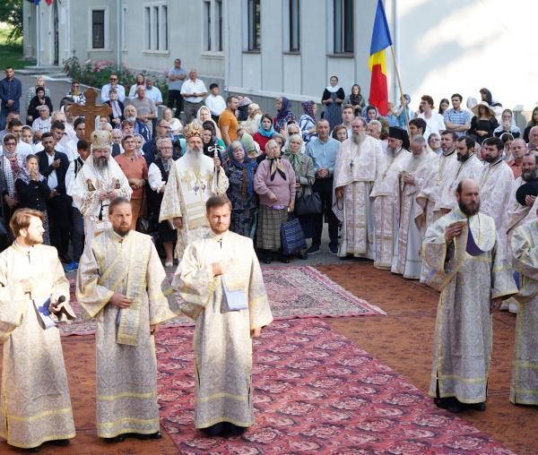 (Video) Hramul Sfântului Ioan Iacob de la Mănăstirea Neamț - 2021